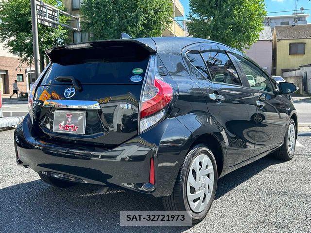 Toyota AQUA 2017-11 356312-4