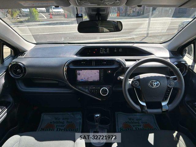 Toyota AQUA 2017-11 356312-8