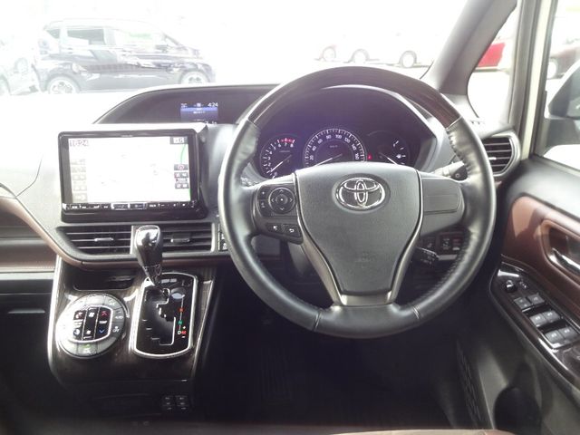 Toyota ESQUIRE 2018-09 22329-8