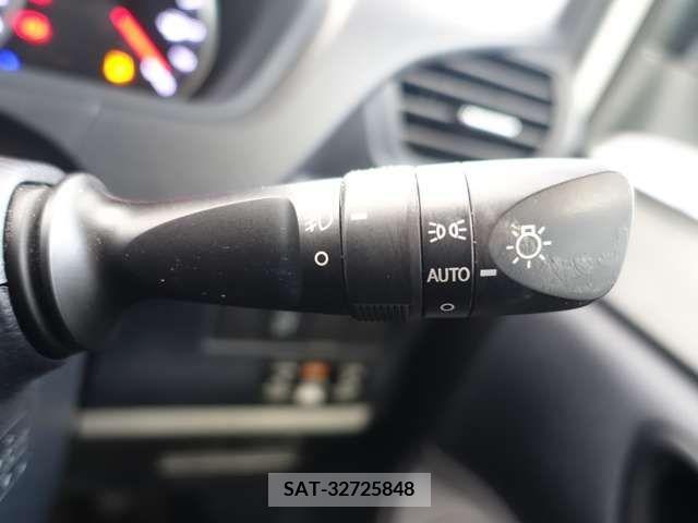 Toyota VOXY 2014-12 212081-19