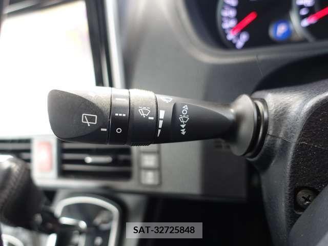 Toyota VOXY 2014-12 212081-18