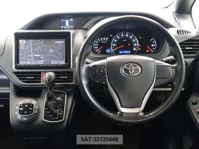 Toyota VOXY 2014-12 212081-16
