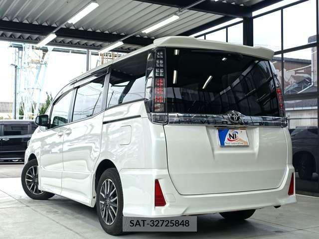 Toyota VOXY 2014-12 212081-14