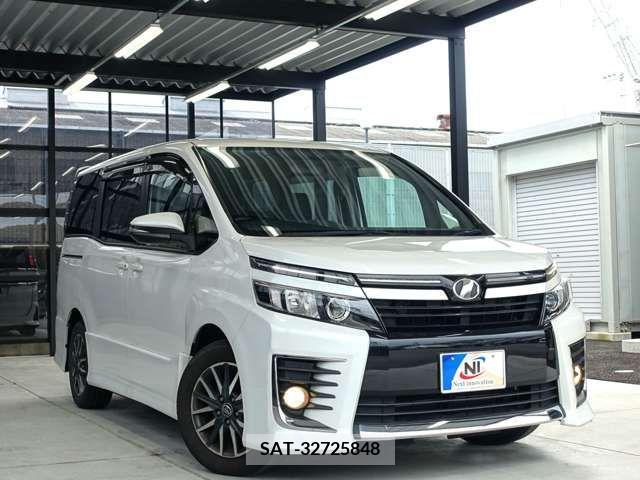 Toyota VOXY 2014-12 212081-11