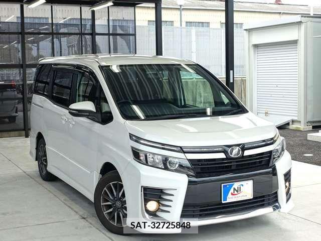 Toyota VOXY 2014-12 212081-10