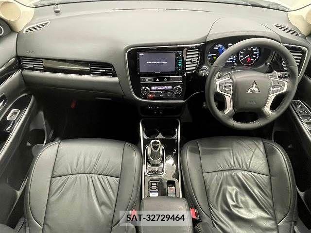 Mitsubishi OUTLANDER PHEV 2018-11 303563-1