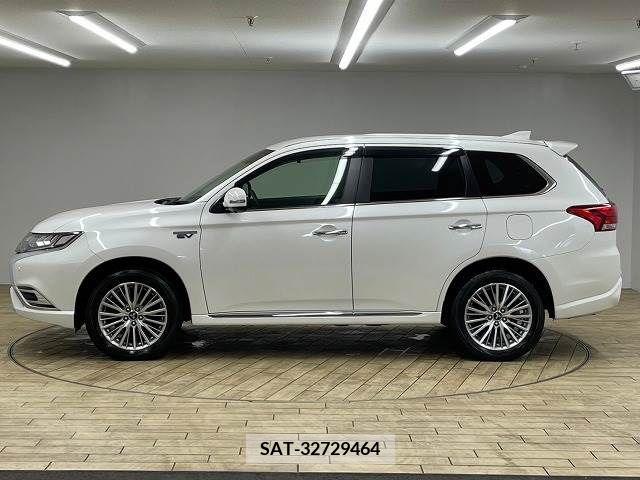 Mitsubishi OUTLANDER PHEV 2018-11 303563-16