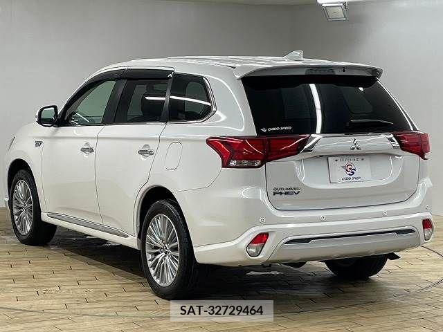 Mitsubishi OUTLANDER PHEV 2018-11 303563-14