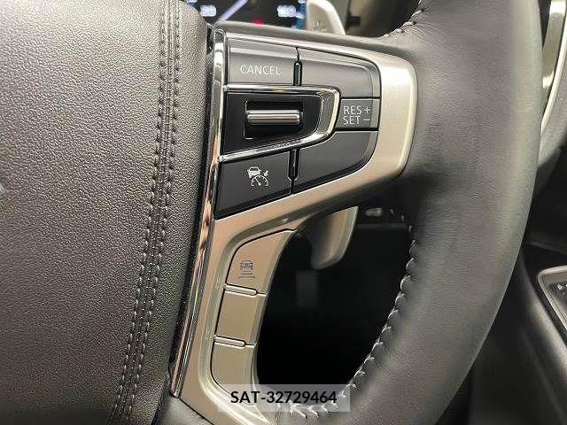 Mitsubishi OUTLANDER PHEV 2018-11 303563-6
