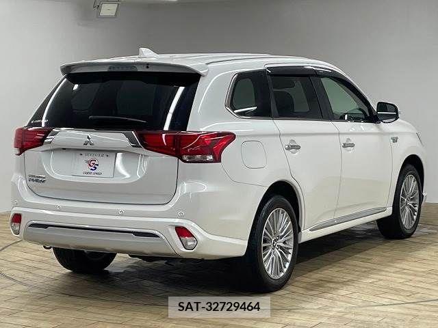 Mitsubishi OUTLANDER PHEV 2018-11 303563-13