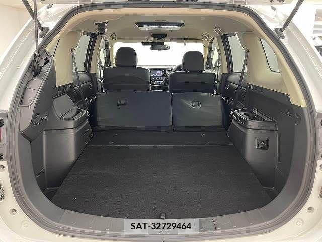 Mitsubishi OUTLANDER PHEV 2018-11 303563-12