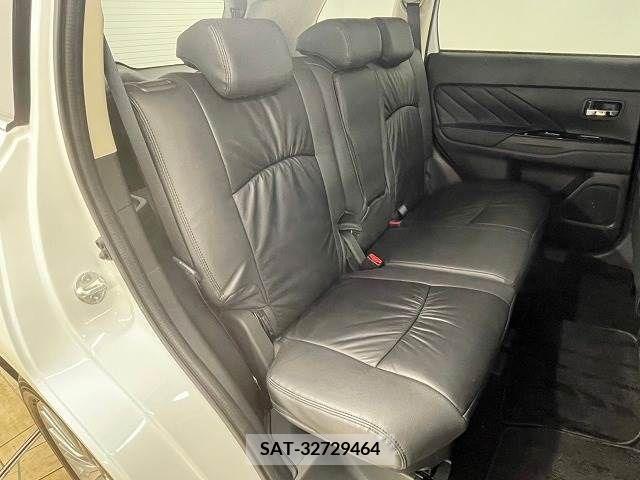 Mitsubishi OUTLANDER PHEV 2018-11 303563-5