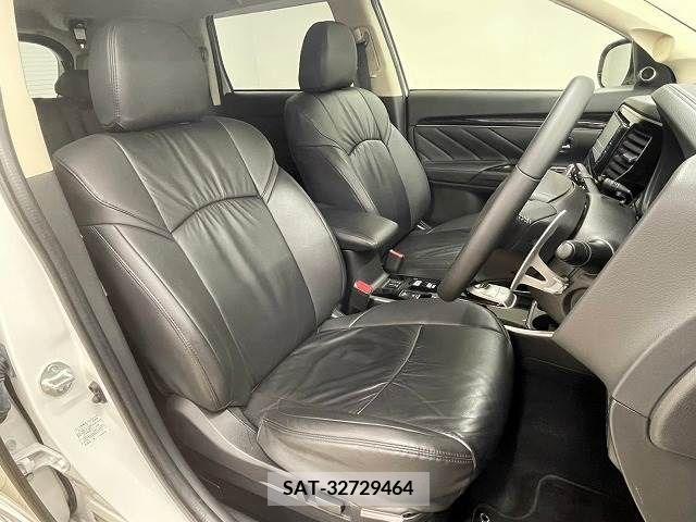 Mitsubishi OUTLANDER PHEV 2018-11 303563-4
