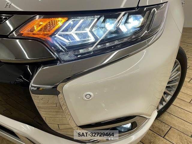 Mitsubishi OUTLANDER PHEV 2018-11 303563-19