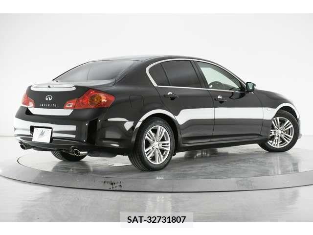 Nissan SKYLINE 2012-01 337680-1