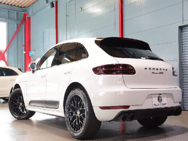 Porsche MACAN 2016-06 193364-3