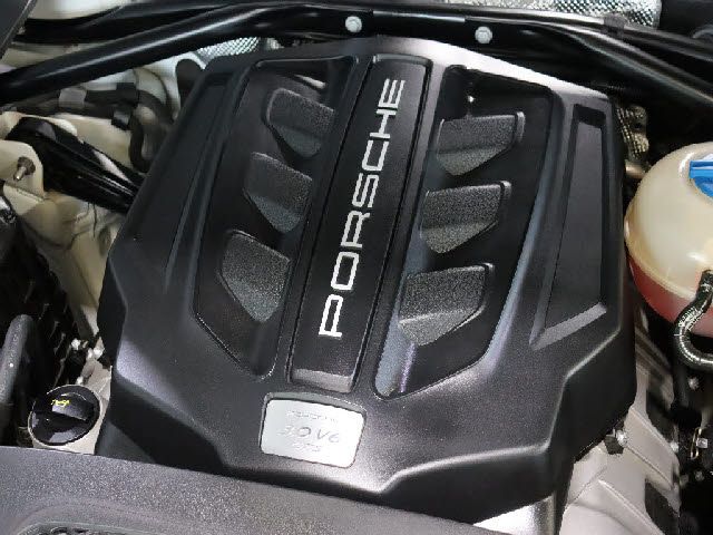 Porsche MACAN 2016-06 193364-17