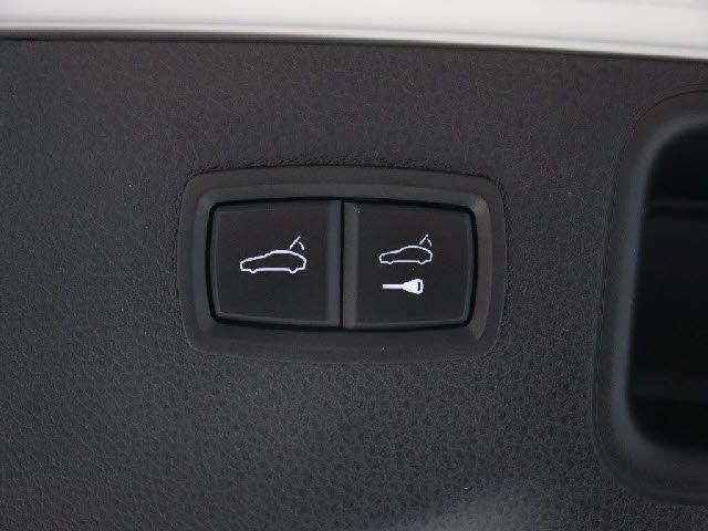 Porsche MACAN 2016-06 193364-16
