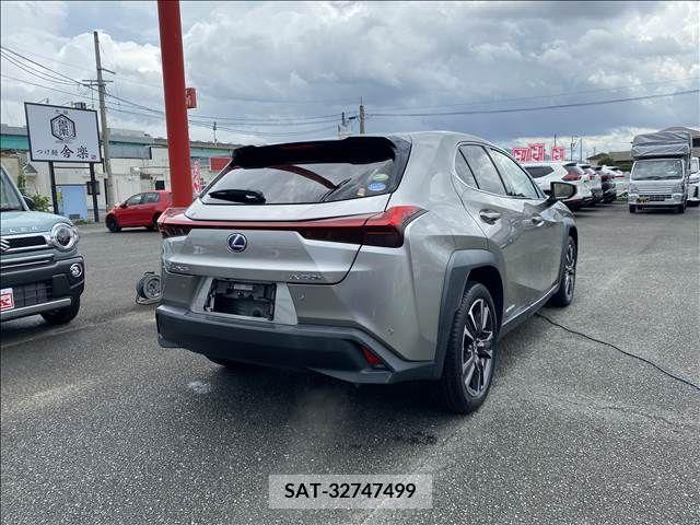 Lexus UX 2019-07 354241-13