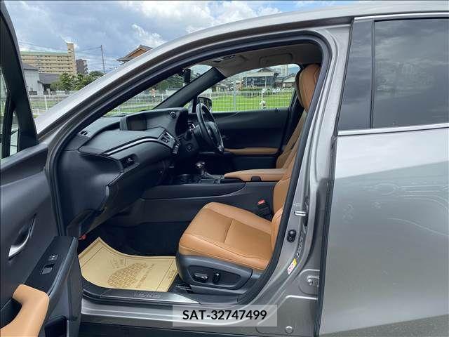 Lexus UX 2019-07 354241-4