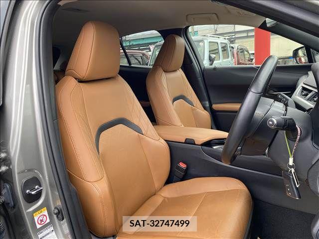 Lexus UX 2019-07 354241-3