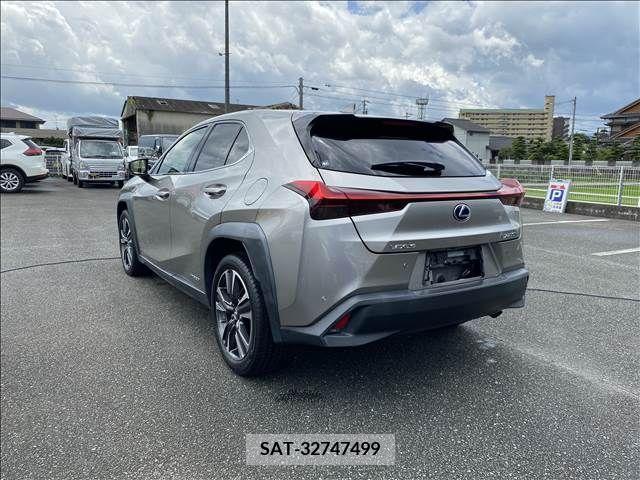 Lexus UX 2019-07 354241-2