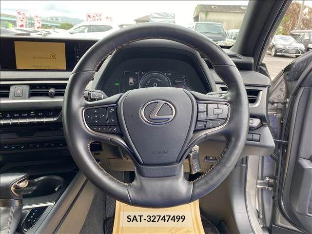 Lexus UX 2019-07 354241-1