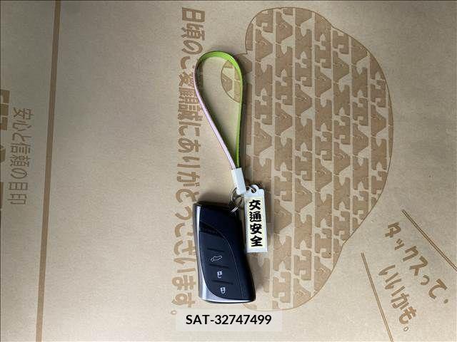 Lexus UX 2019-07 354241-18