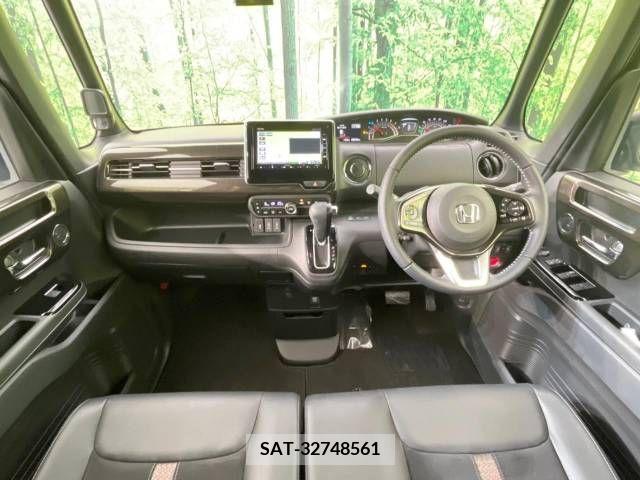Honda N BOX CUSTOM 2019-06 215546-1