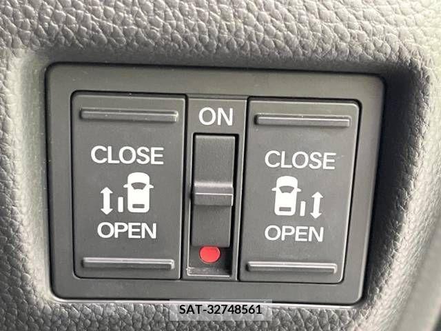 Honda N BOX CUSTOM 2019-06 215546-5