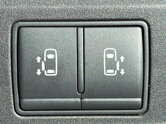 Nissan SERENA 2018-09 19081-2