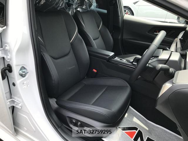 Toyota PRIUS 2023-07 281979-11