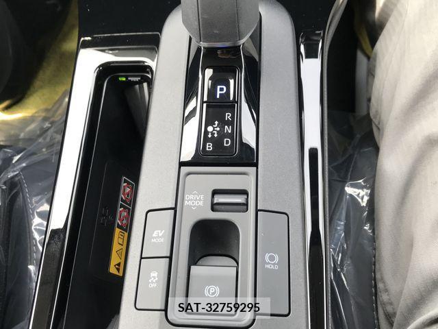 Toyota PRIUS 2023-07 281979-21