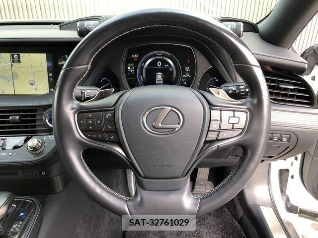 Lexus LS 2018-01 234011-15