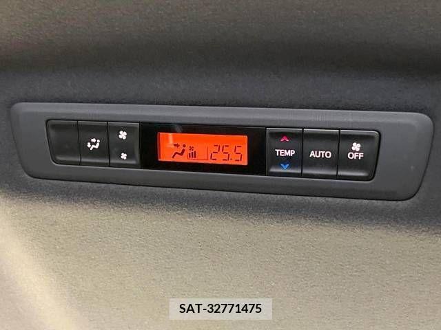 Toyota VOXY 2021-02 289023-7