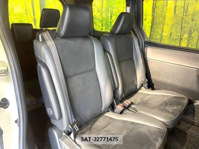 Toyota VOXY 2021-02 289023-9