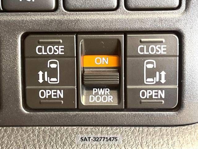 Toyota VOXY 2021-02 289023-4