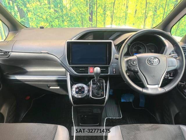 Toyota VOXY 2021-02 289023-1