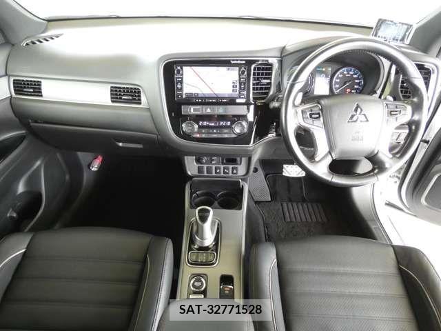 Mitsubishi OUTLANDER PHEV 2018-03 343769-4