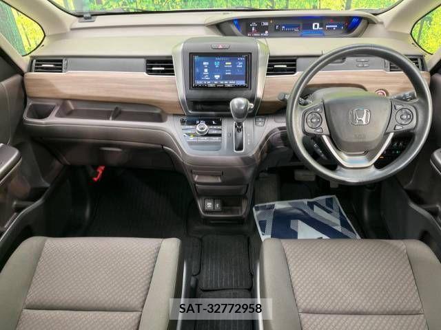 Honda FREED 2022-04 270385-1