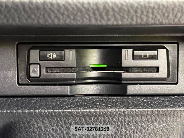 Toyota NOAH 2014-06 384810-6