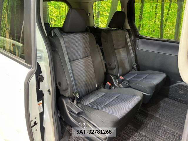 Toyota NOAH 2014-06 384810-10