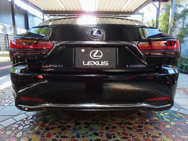 Lexus LS 2021-10 18207-5