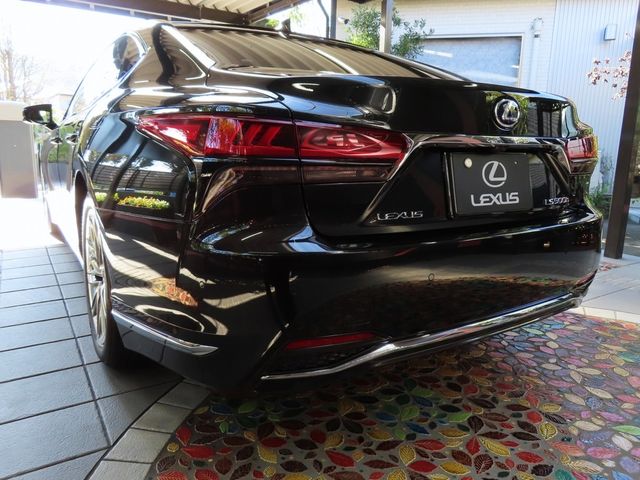 Lexus LS 2021-10 18207-1