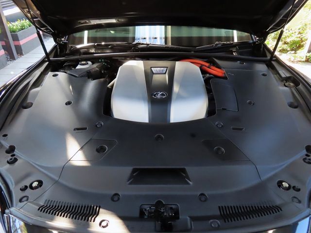 Lexus LS 2021-10 18207-28
