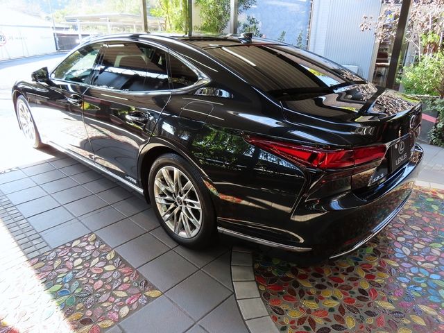 Lexus LS 2021-10 18207-8