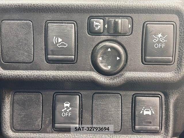 Nissan NOTE 2019-04 279928-5