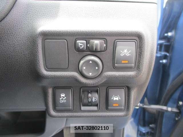 Nissan NOTE 2015-06 337428-7