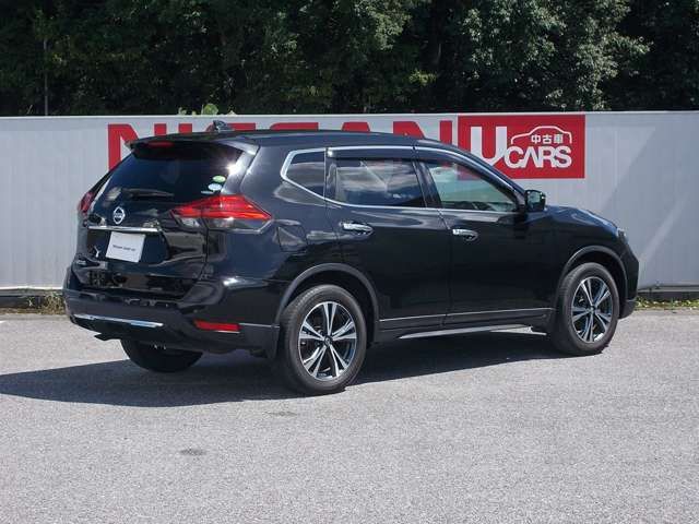 Nissan X-TRAIL 2018-02 12301-1