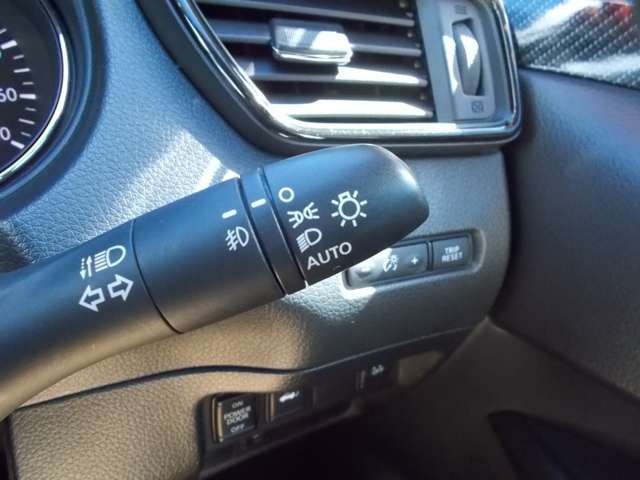 Nissan X-TRAIL 2018-02 12301-12